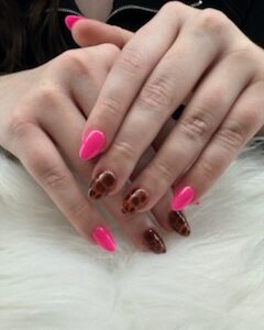 Nails (2)